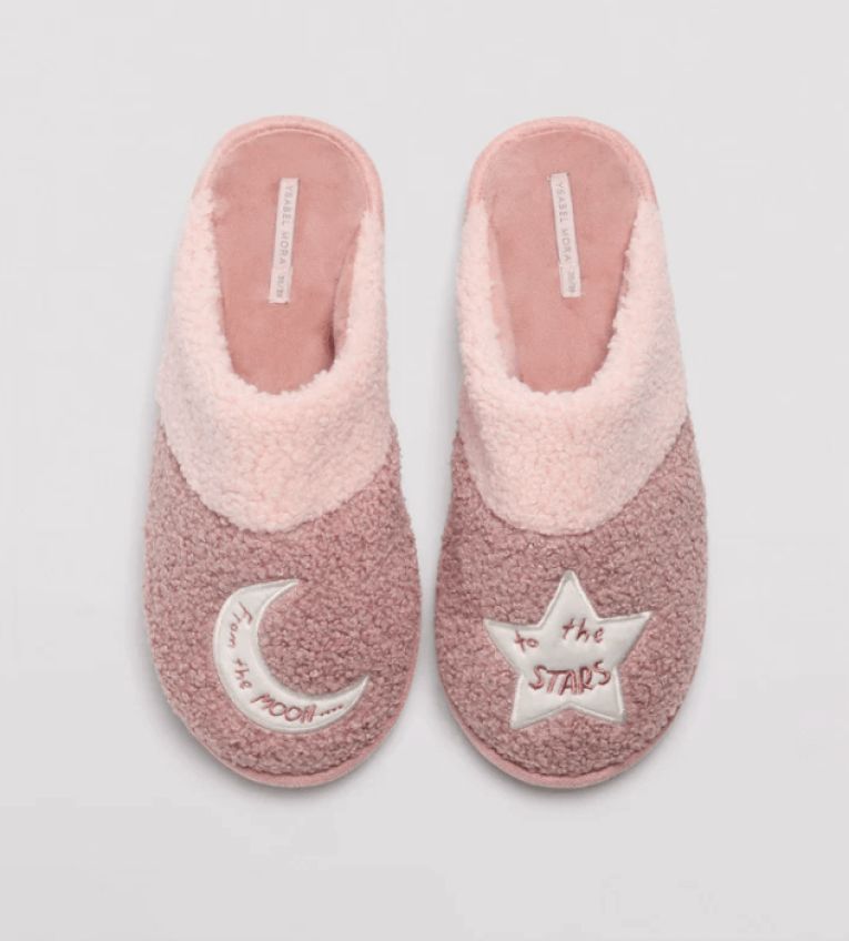 GOTEXTIL | ZAPATILLAS DE CASA DIBUJO LUNA Y ESTRELLA ROSA YSABEL MORA 14132